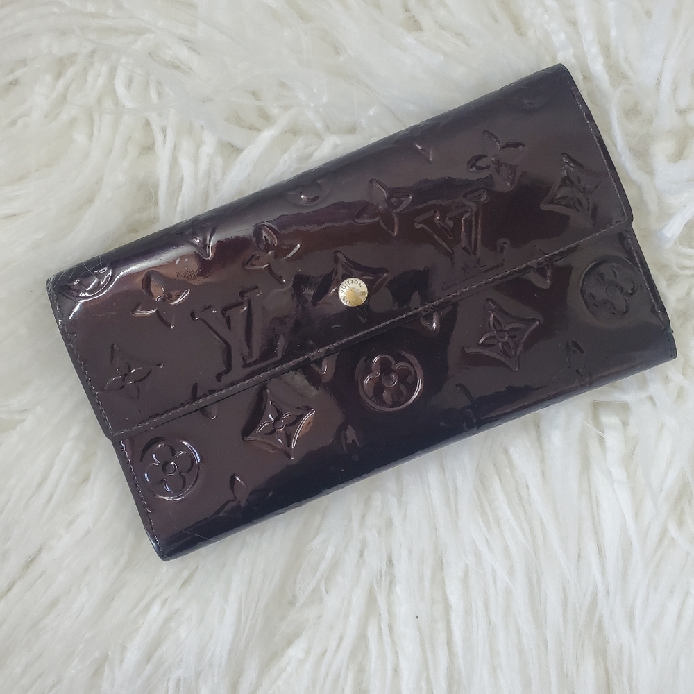 Louis Vuitton Sarah Monogram embossed vernis wine wallet patent leather
